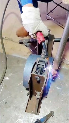 Oddly Satisfying Metal Welding #shorts