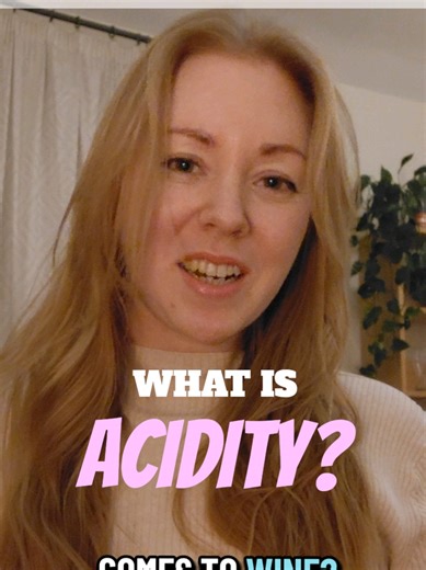 Explaining acidity in wine! 🥂 High acid wines will make your mouth water a lot, making the wine taste fresh and crisp. Learn all the basics of wine in under an hour through easywineschool.com #wine #winetasting #wset #wineeducation #learnaboutwine