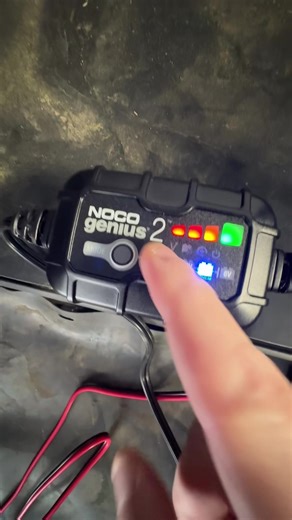Genius 2 charger works with 6 and 12 volt batteries including lithium #noco #charger #battery