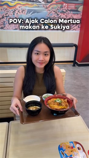 Sukiya Indonesia on Instagram: "Tutorial jadi calon menantu idaman😍👏🏻 Ajak calon mertua makan menu ini di Sukiya, AUTO LOLOS SELEKSI😝✌🏻 #sukiyaindonesia #sukiya #chickenkatsueggbowl #greenbeansesamedressing #pov"