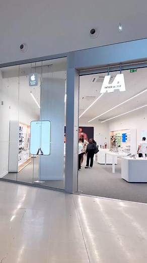 🎉🍎 Inter-Actif – Apple Premium Partner a ouvert ses portes ! Certifiée Apple Premium Partner et Centre de Service Agréé, votre magasin @inter_actif met à votre disposition des vendeurs et techniciens qualifiés et formés par Apple pour vous accompagner dans l’achat et la réparation de vos appareils. 📱💻🖥️ 📍Niveau 1 à côté d’Adidas #interactif #apple #troisfontaines #lestroisfontaines #cergy #centrecommercial #ouverture #inauguration #applepremiumpartner | Centre commercial Les 3 Fontaines