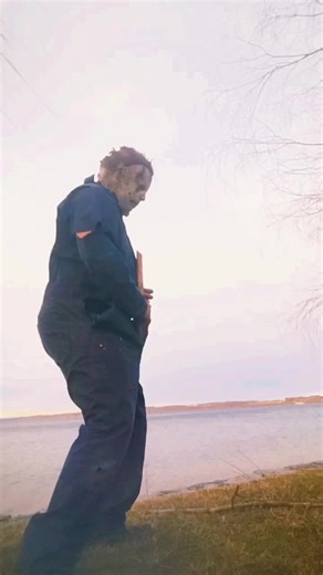 Drake Peeing POV: Hilarious Drake Meme Video