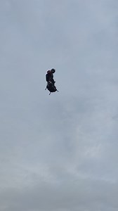 No hands needed😉#frankyzapata #flyboardair #jetpack #zapata #future #technology #innovation #engineering #mobility | Franky Zapata