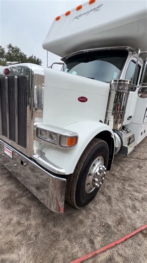 You know you want it!!! Renegade RV at Right Trailers #peterbilt #motorhome | Michael Scott