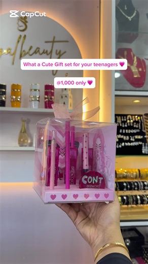 Cute Demure Makeup Set for a Fresh Look