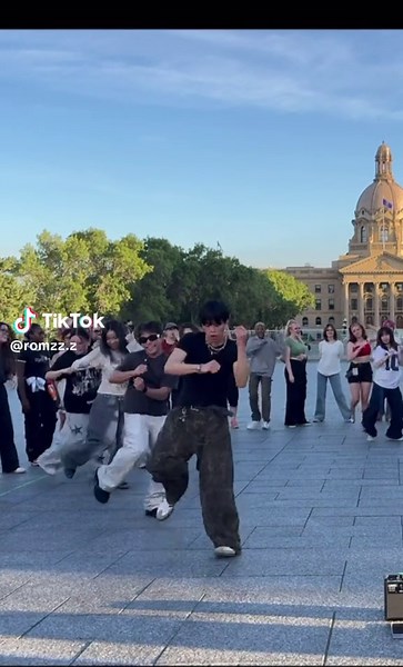 Cortis Go Dance Tutorial paso a paso