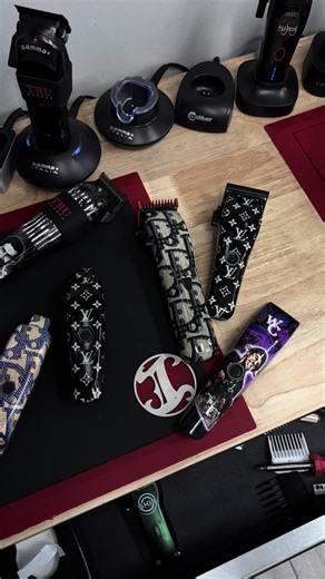 Scarface Barbers: Expert Haircuts in Wrap City