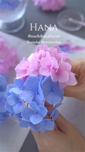 Hana on Instagram: "Hydrangea flowers made with cold porcelain clay. The full tutorial is now available on my YouTube Membership. Members can watch it from the “Membership” tab on my channel or from the playlists on the homepage. For course details, please visit the link in my profile @ouchihanabiyori. Currently, I’m redesigning my clay cutters. They’re expected to be available again in 1–2 weeks. If you’re interested in a specific item, please use the “Restock Notification” button 🙇‍♀️ 樹脂粘土で作る