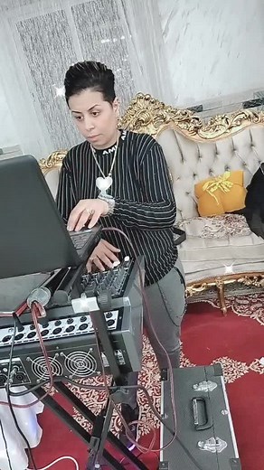 Vidéos de DJ Zouzou 💕💕 caméra photo (@djzouzou8cameraphotgraph) avec son original - DJ Zouzou 💕💕 caméra photo