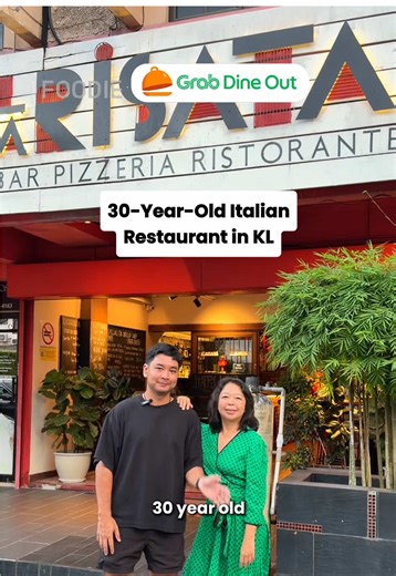 A 30-year-old Italian restaurant in KL 🇮🇹✨ @larisatakl From their signature Spaghetti Alla Risata, 25-layered lasagna, Pizza Romano and more. It’s all served in a cozy, romantic atmosphere ❤️ The perfect setting for a table for two this Saturday. 🍝🍷 💡 Best part? You can impress your plus one while enjoying up to 25% off the total bill at this restaurant with Grab Dine Out Deals! 😍🔥Time to plan your way through these gems! 🍛🥢