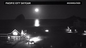 Cool time-lapse of the setting #HarvestMoon in Pacific City this morning here: #kgwnews #kgwweather | Chris McGinness