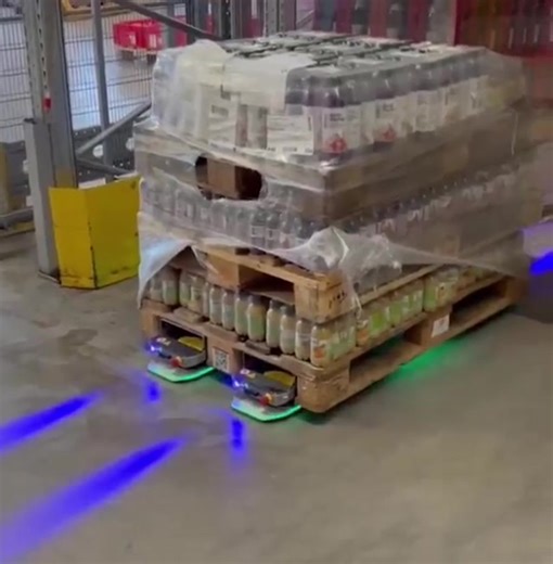 Less = more? A new “no-maneuvering” class of autonomous robots is redefining pallet transportation. That idea is starting to show up in real operations. What stands out to me is the design philosophy. No complex turning. No wasted space. Just precise, omnidirectional movement. A compact system that slides under pallets and moves them with control. And yet, it delivers where it matters: • Handles loads up to 1.2 tons • Moves at operational speeds • Uses laser navigation for accuracy • Works in ti
