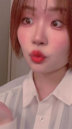 Preppy Makeup Tutorial for Short Hair