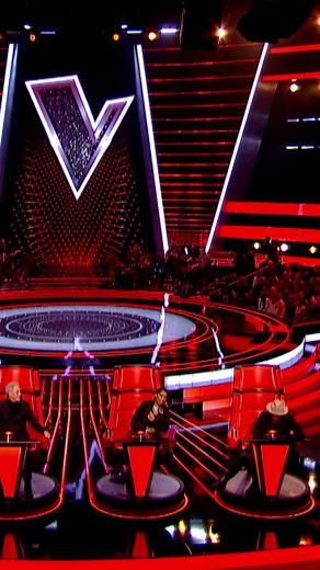 Throwing it back to duetting with the sensational Jennifer Hudson on The Voice UK 😍🎶✌️Full performance now available on my YouTube.
