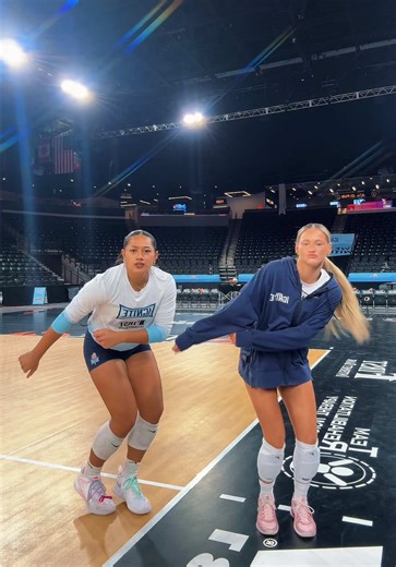 PINK NIGHT 🩷✨🎀 @mia @Indy Ignite Pro Volleyball #gameday #indyignite #mlv #wearpink