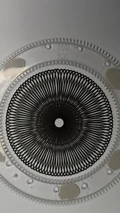 Soothing Spirograph Drawing in Motion