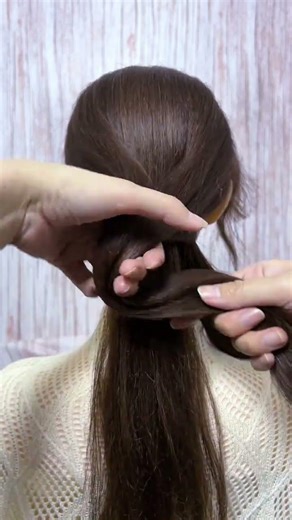 Easy Hairstyle Tutorial: Quick & Stylish Updos for Everyday