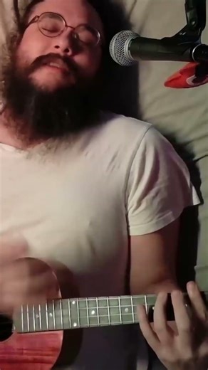 I got guns in my head... #spirits #thestrumbellas #ukulelecover #2010smusic #coversong