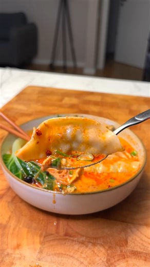 My go-to 5-minute creamy dumpling soup for busy days