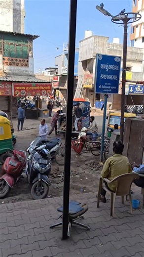 Rangrej Sarfaraz on Instagram: "New viral video##congress #amc #bjp @amc_east_zone 🙏🙏😅. Janata ki awaaz.112233"