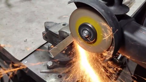 Wootz steel from an old rusty file. Making the best tactical knife