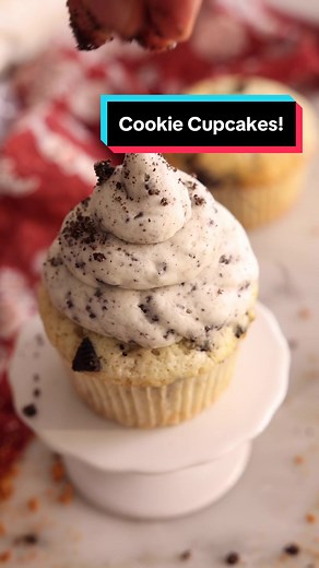 I’m so excited to announce I wrote a NEW cookbook!! These delicious cookie cupcakes from my NEW book PREPPY KITCHEN: SUPER EASY are a dream come true. Add in any cookie you like for an amazing treat guaranteed to please. The book is full of super easy recipes from breakfast to dinner and dessert with tons of time saving hacks and short cuts. Order a copy of the book for the recipe 👉Link in Bio👈 #preppykitchen #cupcakes #cookbook #baker