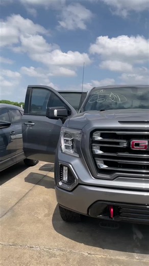 This 2021 Sierra K1500 AT4 is built to turn heads and crush off-road trails. From its aggressive stance to its bold capability, this truck isn't for the sidelines. #gmcsierra1500 #at4 #gmc #gmctrucks #offroad4x4