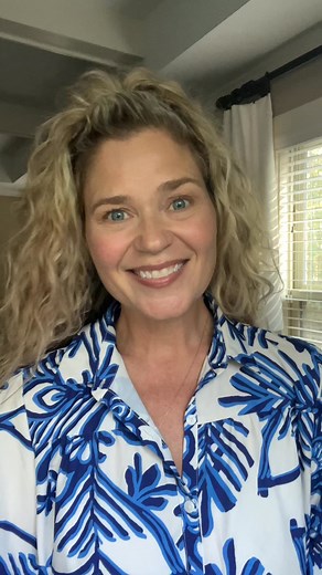 Introducing the most advanced LED mask on the market: Equinox™ Pro. With 6 specialized light settings, it helps tackle everything from breakouts to aging with clinical precision. ✅ 600 LEDs for full-face, neck & chest coverage ✅ 6 specialized modes ✅ Scientifically proven wavelengths 🏆Featured in Glamour, L’Officiel, Elle & more This isn’t skincare—it’s skin transformation. 💫 | Luyors