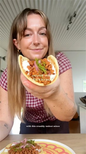How I make these WALNUT MINCE FLATBREADS 🤠 #vegan