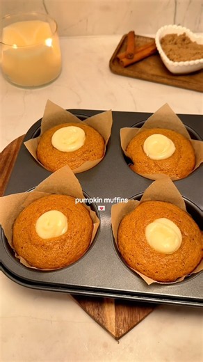 Pumpkin Cream Cheese Muffins!!🎃🤎🍂 #baking #bakingrecipe #muffins #pumpkin #fallbaking #recipe