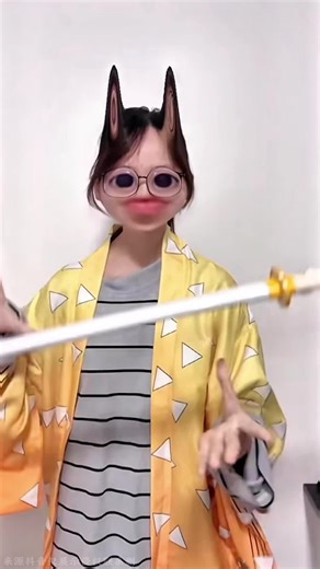 Hold up! Don’t scroll—Zenitsu’s coming up!#cosplayer #demonslayer #cos #zenitsu