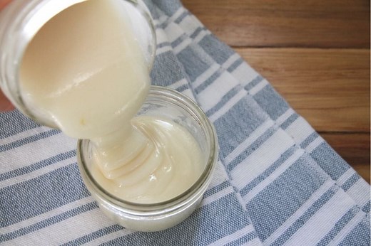 Make Your Own Creamed Honey at Home • A Traditional Life