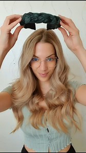 EASY PONYTAIL HACK 🍂 #hairtutorial #hairstyles #hairstyle #braids #hair #coiffure #fallhair #hairinspo #howto #longhair #cheveux #hairstyling #fallvibes #hair #braidhair #braids #ponytail | poppy_hairstyles