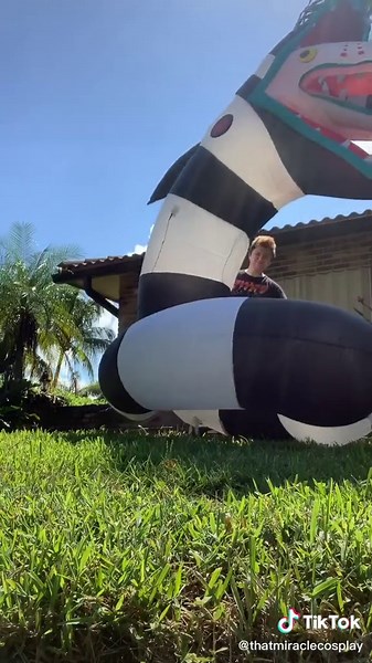 SANDY IS BACKKKKKKK #beetlejuice #sandythesandworm #beetlejuicemusical