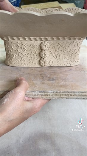 13K views · 516 reactions | ✨Flipping out the fancy pedestal dish we made in Wednesdays Primetime tutorial on ClayShare! Download the ClayShare app or go to clayshare.com to watch this weeks broadcasts! | Clayshare | Facebook