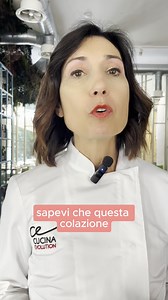 Cosa mangiare a colazione? La scienza evidenzia che fare una colazione equilibrata e nutriente ogni giorno è fondamentale per mantenere una buona forma fisica e stare in salute. Scegliere cosa mangiare e in che quantità però risulta complicato 👉 Partecipa al corso del 30 giugno per scoprire come impostare la tua alimentazione tra colazione, pranzo e cena. Sarà un corso esclusivo per la partecipazione e show cooking dello chef stellato Paolo Cappuccio. Iscriviti ➡️ https://golosielongevi.it/30-0