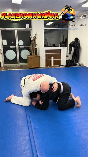 They turtle, you loop choke #bjj #combatsport #martialarts