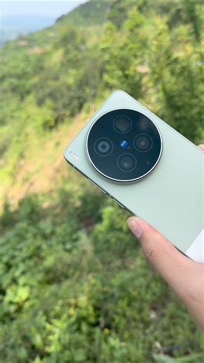 Vivo X300 Ultra's long-range telephoto lens basically comes with a built-in telescope #vivoX300ultra