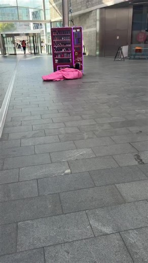 21K views · 1.7K reactions | Someone camped outside our vending machine all night Liverpool One vending all refilled! #meggilashesvendingmachine #fyp #vendingmachine #foryouu #meggilashes | Meggi Lashes | Facebook