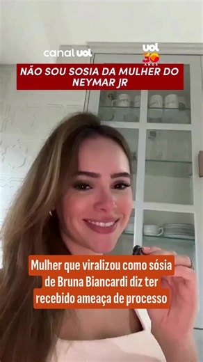 AMEAÇA DE PROCESSO! 😱 Bruna Hember, que viralizou nas redes sociais por se parecer com Bruna Biancardi, disse que recebeu uma notificação extrajudicial e, por isso, vai parar de brincar com a semelhança. Ela disse, ainda, que nunca fez plásticas para se parecer com Biancardi e que não pretendia ganhar dinheiro como sósia da parceira de Neymar. #Splash #Celebs #UOLHoje