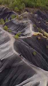 @lucamich using every inch of his tires to stay on the ridge. #mtblife #drone #mountainbiking #mtb #smooth #outdoors | FortNine