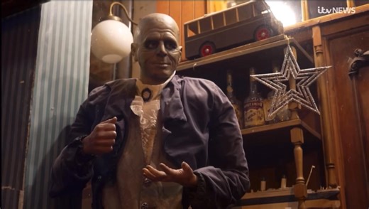 👻 Spooky season in Rochdale! 🎃 Granada Reports get into the spirit of #halloween2025 with haunting tales from the streets, guided by local actor Colin Meredith from Rochdale Ghost Walks. 🕯️🕸️ If you love eerie stories and spine-tingling history, this is one walk you won’t want to miss! 🏚️💀 #RochdaleTownOfCulture, Rochdale Town Hall | Rochdale Borough Council