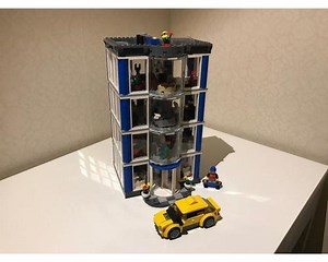 LEGO MOC-6259 Skyscraper with elevator (Creator 2017)