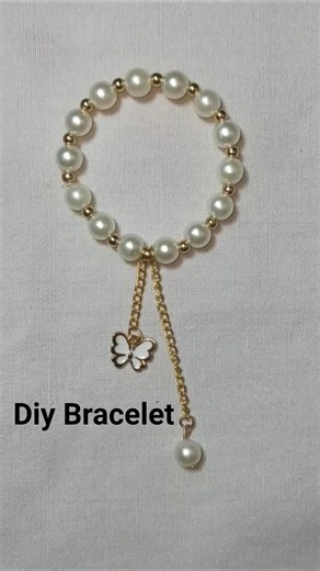 How to Make a Pearl Bracelet at Home #diy #creativehandshub #braclelet #easybracelet
