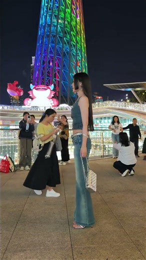 Visit Canton Tower with Empress Clara: Dressing Tips for Mature Sisters