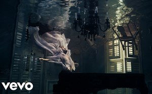 【Harry Styles】哈卷新单《Falling》官方MV（中英字幕1080P）