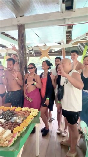 They Served a FEAST in the Middle of a Lagoon 😍