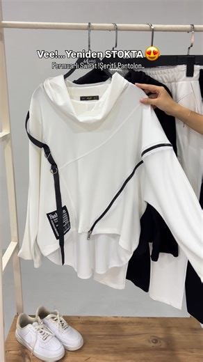 Model Le Moda | İlknur Koçaklı on Instagram: "Beklenen kombin yeniden Web’te ! 😍🎉🎉 Fermuar Detay Sweat 👉🏻Ürün Kodu:P-002625 ▫️ 36-44 Beden ▫️ Modal Pamuk Kumaş ▫️ Rahat Kalıp-Likralı Şeritli Bel Lastikli Pantolon👉🏻Ürün Kodu:P-002626 ▫️ 36-44 Beden ▫️ Esnek Likralı ▫️ Vıskon Pamuk Kumaş ▫️ Ekru-Siyah Hızlı Sipariş için 👉🏻www.ModelleModa.com Whatsap 👉🏻 0530 6827080 Kapıda ödeme✅ Anında Kargo✅ Taksit İmkanı✅ 3000₺ Ve Üzeri Ücretsiz Kargo 📦✅"