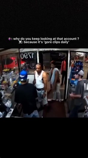 Gore Clips Daily on Instagram: "日本利用压电瓷砖将人们的脚步转化为电能。 这些瓷砖能够捕捉你脚步产生的动能。 当你行走时，你的体重和动作会对瓷砖产生压力。 瓷砖会轻微弯曲，产生机械应力。 瓷砖内部的压电材料会将这种应力转化为电能。 每一步都会产生少量电荷，数百万步加在一起，就能产生足够的电力来驱动 LED 灯、数字显示屏和传感器。 在像涩谷车站这样人流密集的地方，每天大约 240 万步都在为这个系统做贡献。 这些电力可以储存起来或立即使用，从而减少对传统能源的依赖，并支持可持续的城市基础设施。 这种方法把日常的动作转化为实用的可再生能源。 #日本 #知识 #事实 #你知道吗 #推荐 #科技 #创新 #历史 #技术 #实验 #热门"