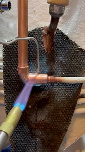 New radiator valve and connecting up to 8mm pipework #asmr #plumbing #toolbag #pipes #tools #cleancopper #plumbertools #pressfit #soldering #copper #handtools #work #diy #howto #plumber | Mmplumber
